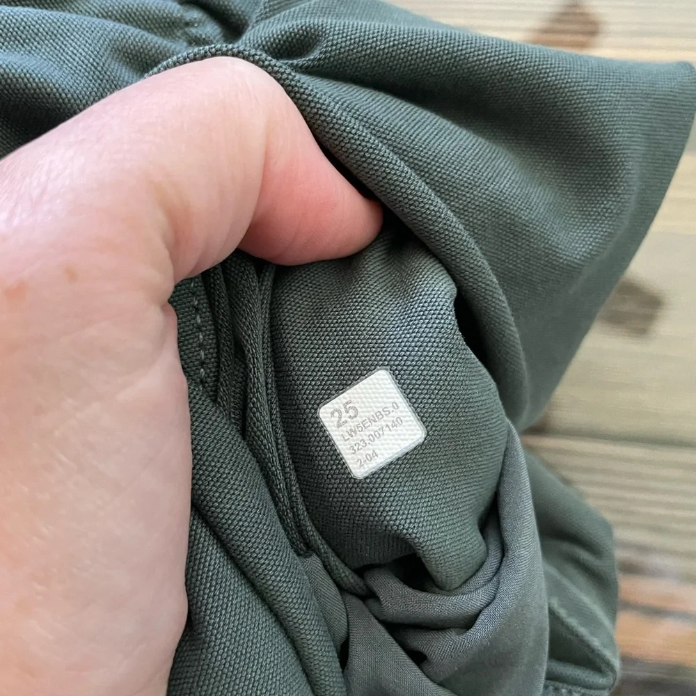 Lululemon Athletica cargo pants - Picture 9 of 9